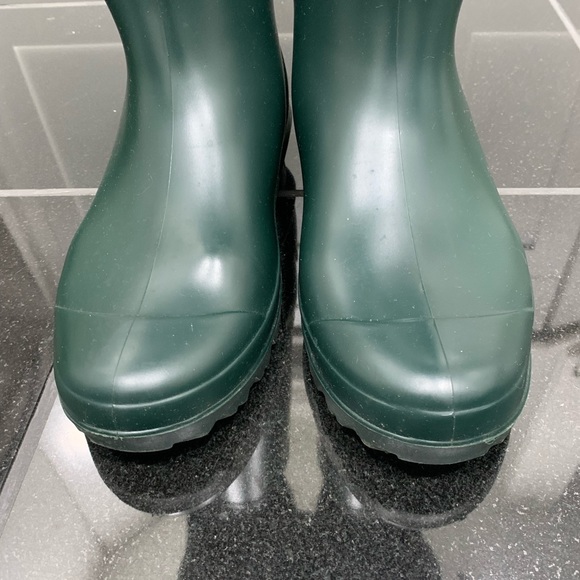 UGG Australia Women’s Rain Boots - Picture 6 of 10